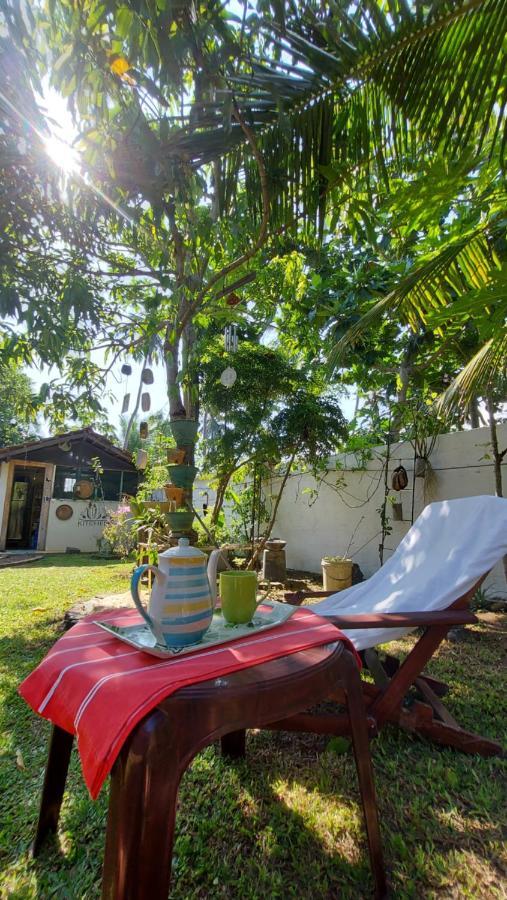 Wine Tree Garden Guesthouse Mirissa Extérieur photo